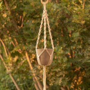 The Nina macrame plant hanger product photo.